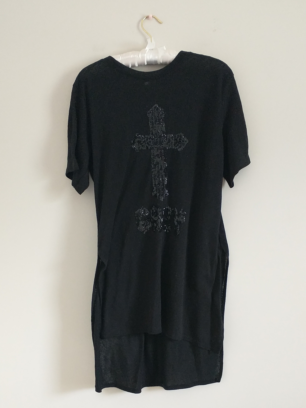 H&M Black Knit Tee. SIZE L